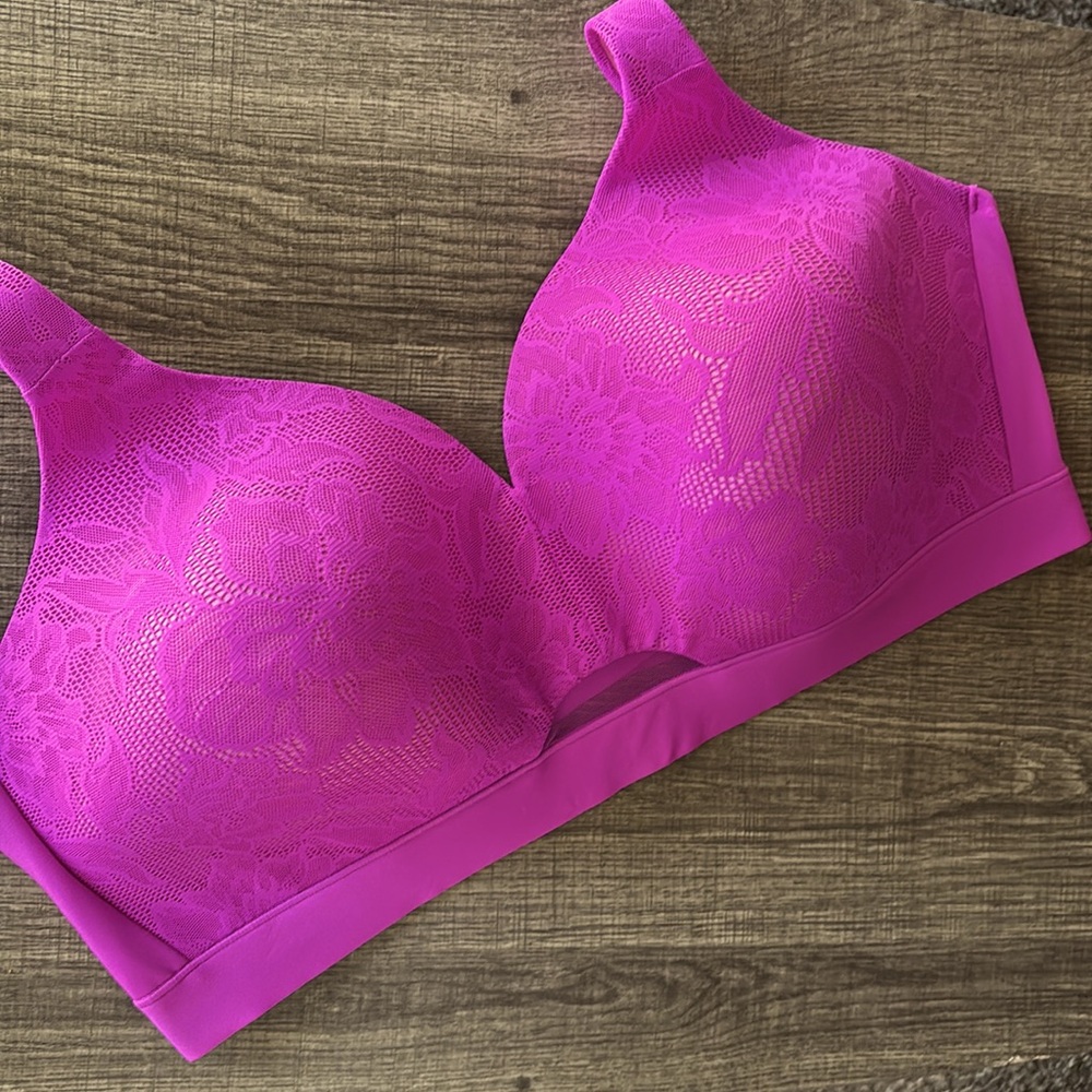 Cacique 48B Lightly Lined No-Wire Bra